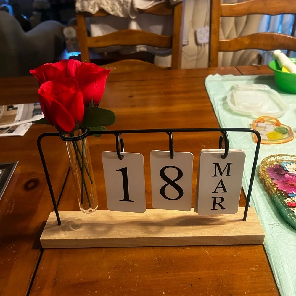 Wood Desk Flip Calendar w/ Vase & Faux Rose – Perpetual Date Calendar Decor